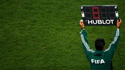 FIFA, futbol oyun kurallarında tarihi değişikliklere hazırlanıyor
