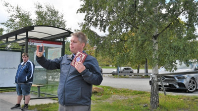 Cami önünde Kur'an-ı Kerim ile provokasyon