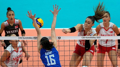 TRT’den milli maçta reklam oyunu