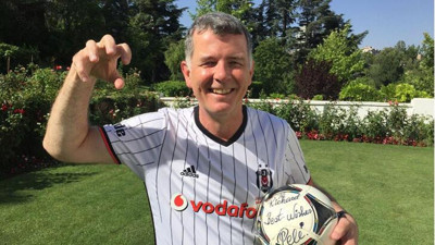 İngiltere'nin eski Ankara Büyükelçisi Richard Moore'dan yeni Büyükelçiye 'Beşiktaş' yanıtı