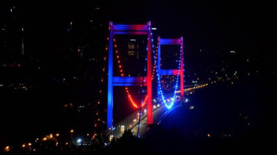 İstanbul'da köprüler DMD hastalığı için aydınlatıldı