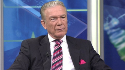 Uğur Dündar baktıkça gülme krizine girdi