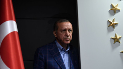 AKP'ye yakın anket şirketi bile sonuçları saklayamadı