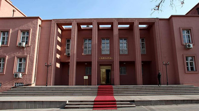 Israrcı aşığın başını evlenme teklifi yaktı