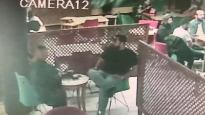 Kibar hırsız. Sosyal medyada ağına düşürdüğü kadının parasını çaldı hesabı ödedi ve kaçtı