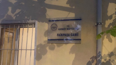 Dünyada cehennemini hazırlayan şahıs, Kadıköy'de camiyi yakmaya çalıştı