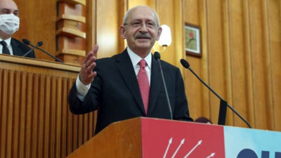 Kemal Kılıçdaroğlu, “Çok eleştirmeyin ama” notuyla uzun yol müzik listesini paylaştı
