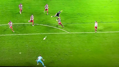 Rachid Ghezzal'ın 7 kişi arasından yaptığı mükemmel gol vuruşu