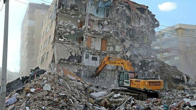 İzmirli 6 bin 828 depremzede, boş senede imza atmak zorunda kaldı