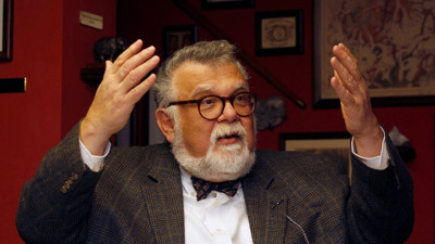 Kız öğrencisinin eteğini kaldırıp tokat attığını itiraf eden Celal Şengör açıklama yaptı