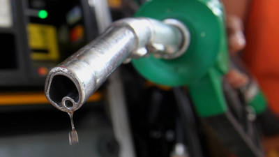 Akaryakıta bir zam daha geldi