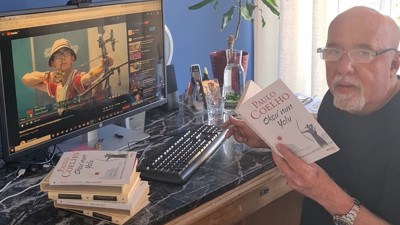 Brezilyalı dünyaca ünlü yazar yeni kitabını Mete Gazoz'a ithaf etti