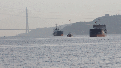 İstanbul Boğazı'nda iki gemi çarpıştı