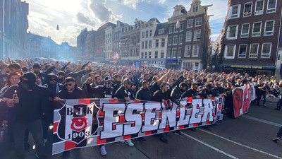 Yıkılıyor yıkılıyor Amsterdam caddeleri Beşiktaş diye yıkılıyor