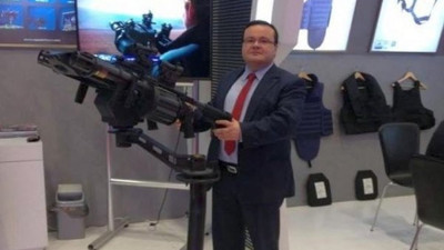 Yusuf Hakan Özbilgin, Savunma Sanayii projelerini tatil karşılığında satmış!