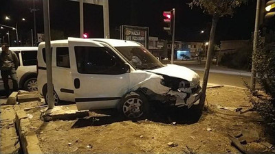 Polis aracı kaza yaptı: 2'si polis 5 yaralı