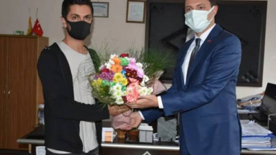 Kemalpaşa Kaymakamı kovduğu öğretmenden özür diledi