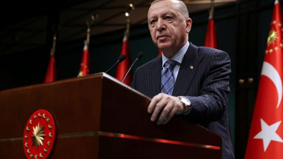 AKP'nin masasındaki anketleri iktidara yakın yazar açıkladı. Makyajlı rakamlar bile gerçeği saklayamadı