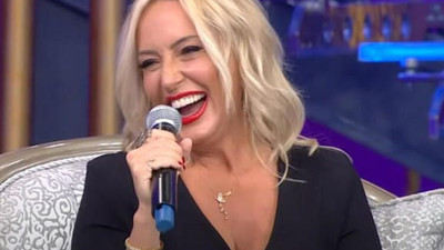 Saba Tümer Flash Tv afişlerinden kaldırıldı