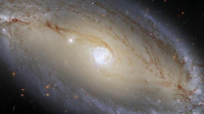 Galaksilerin dansı görüntülendi