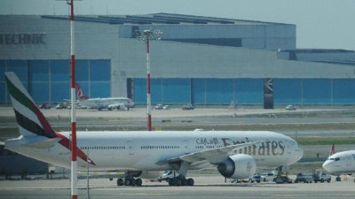 Dünyanın en büyük yolcu uçağı A380 İstanbul'a acil iniş yaptı