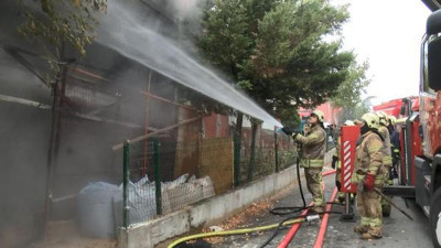 Talaş deposunda yangın. 1 işçi etkilendi