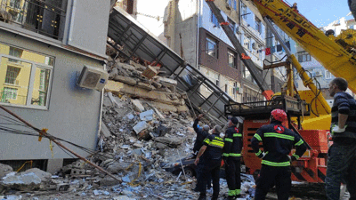 7 katlı bina çöktü! Enkaz altında kalanlar var