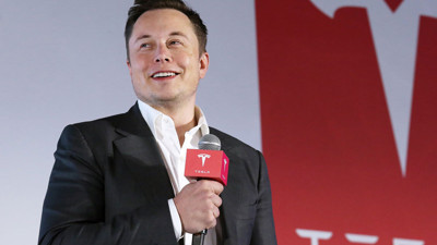 Elon Musk Tesla'nın merkezini taşıyor