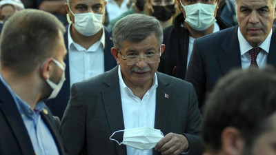Ahmet Davutoğlu: Ben değil, onlar ihanet etti