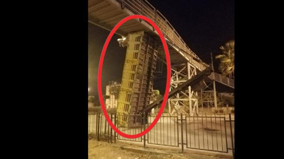 Kamyon damperi üst geçide sıkıştı