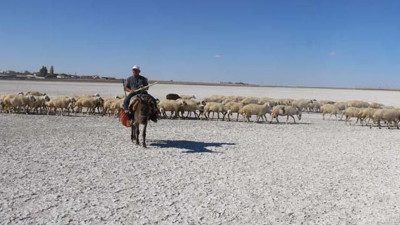 Akgöl tamamen çöle döndü. Göller bir bir kuruyor