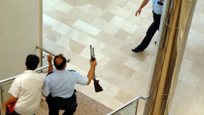 Sahibi olduğu markette karısını öldürdü