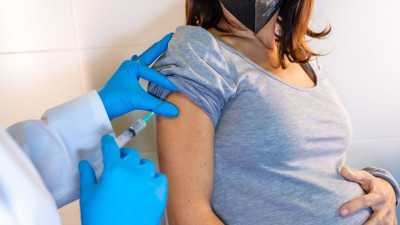 Hamileler ne zaman korona virüs aşısı olmalı. Bakanlık açıkladı