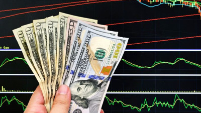 Dolar rekor üstüne rekor kırıyor