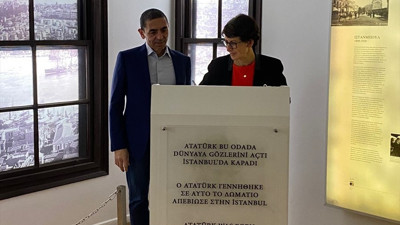 Uğur Şahin ve Özlem Türeci Selanik'te Atatürk Evi'ni ziyaret etti