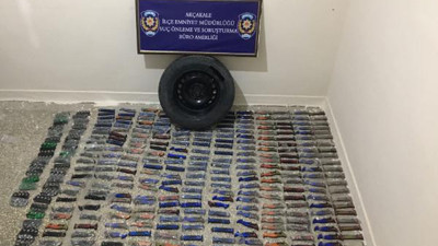 Suriye'den gelen araçta polis 290 sustalı bıçak yakaladı