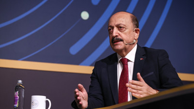 Bakan Bilgin: Gençler Türkiye'den kaçmak istemiyor, dünyayı tanımak istiyorlar