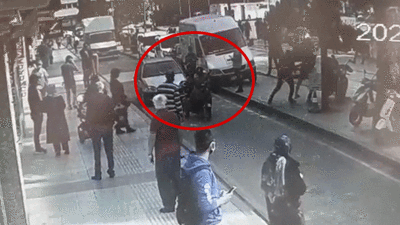 Engelli genci yolu kapattın deyip dövdüler