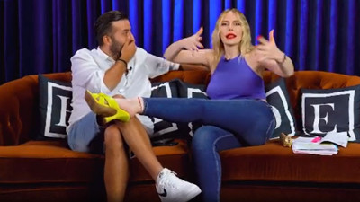 Hande Sarıoğlu'ndan ayak okşama anlarını yeniden canlandırdı