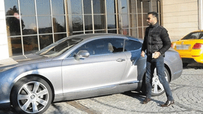 Yeğenlerini almaya giden Alişan'a okuldaki veliler tepki gösterdi