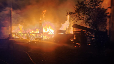 Gerede'de 4 ev 2 samanlık yandı