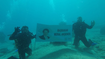 'Başbakan Meral Akşener' yazılı dövizi 38 metre derinlikte açtılar
