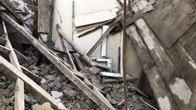 İzmir'de talihsiz kaza. Tadilat sırasında çatı çöktü