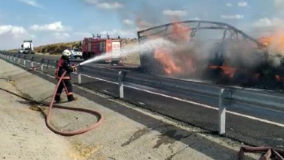 TIR cayır cayır yandı