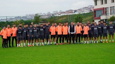 Abdullah Avcı'dan U19 takımına moral ziyareti