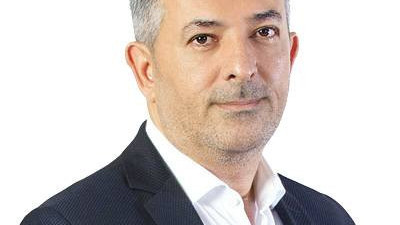 Akif Beki yeni fark edip yazdı. Bir zamanlar iktidarın en yakın adamı 'De ki Akif Beki' AKP'nin kaçırdığı fırsatı yazdı