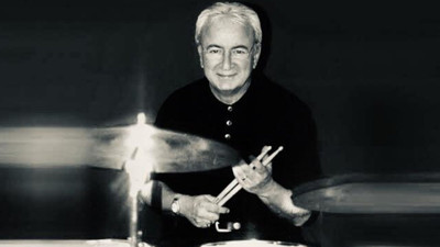 Sanatçı Durul Gence hayatını kaybetti