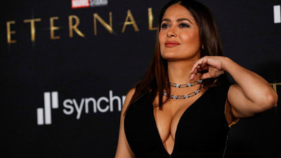 Eternals filiminin galasına Salma Hayek damga vurdu