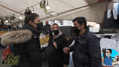 Pazarda 3500 lirayla çok rahat geçiniyorum diyen adam eşinden tokat gibi ceza