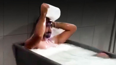 Süt kazanında banyo yapan işçi ile görüntüleri çeken müdür beraat etti. Sütle bir daha yıkanabilirler